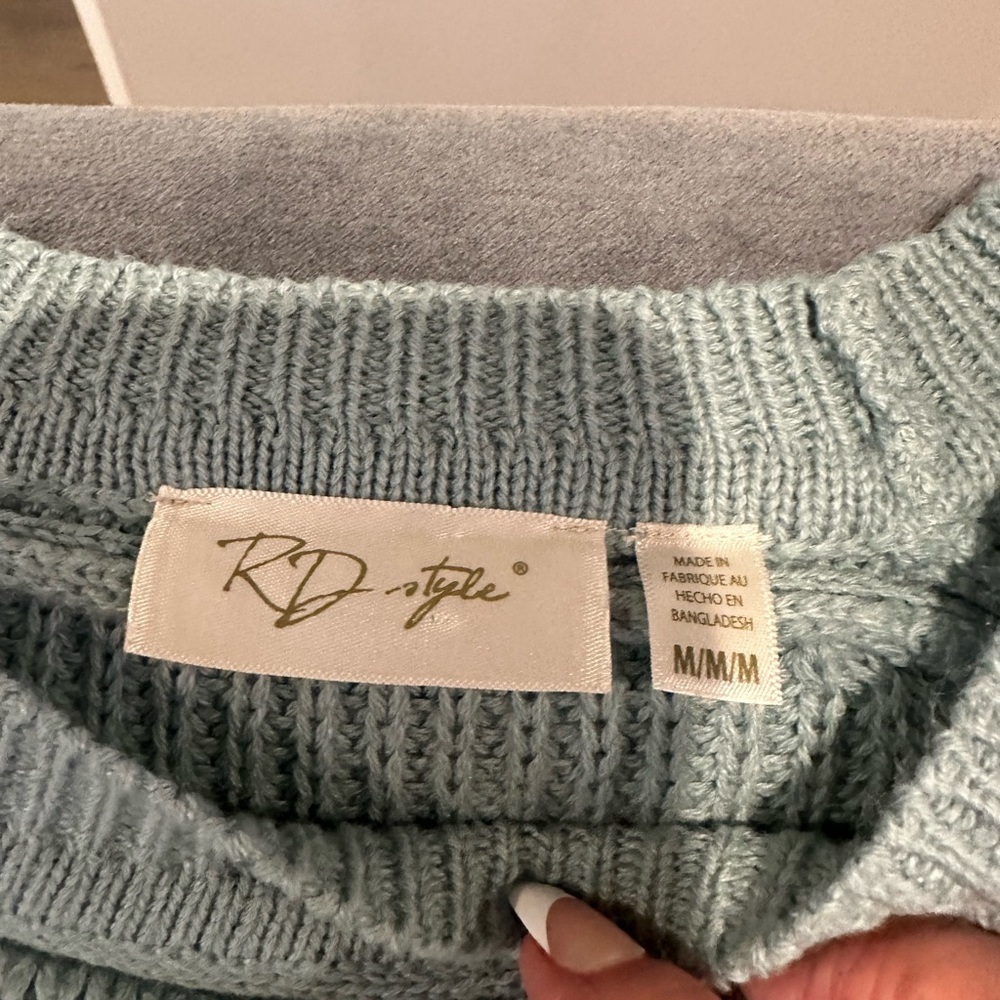 RD Style Sea Foam Sweater Size M - Picture 5 of 9